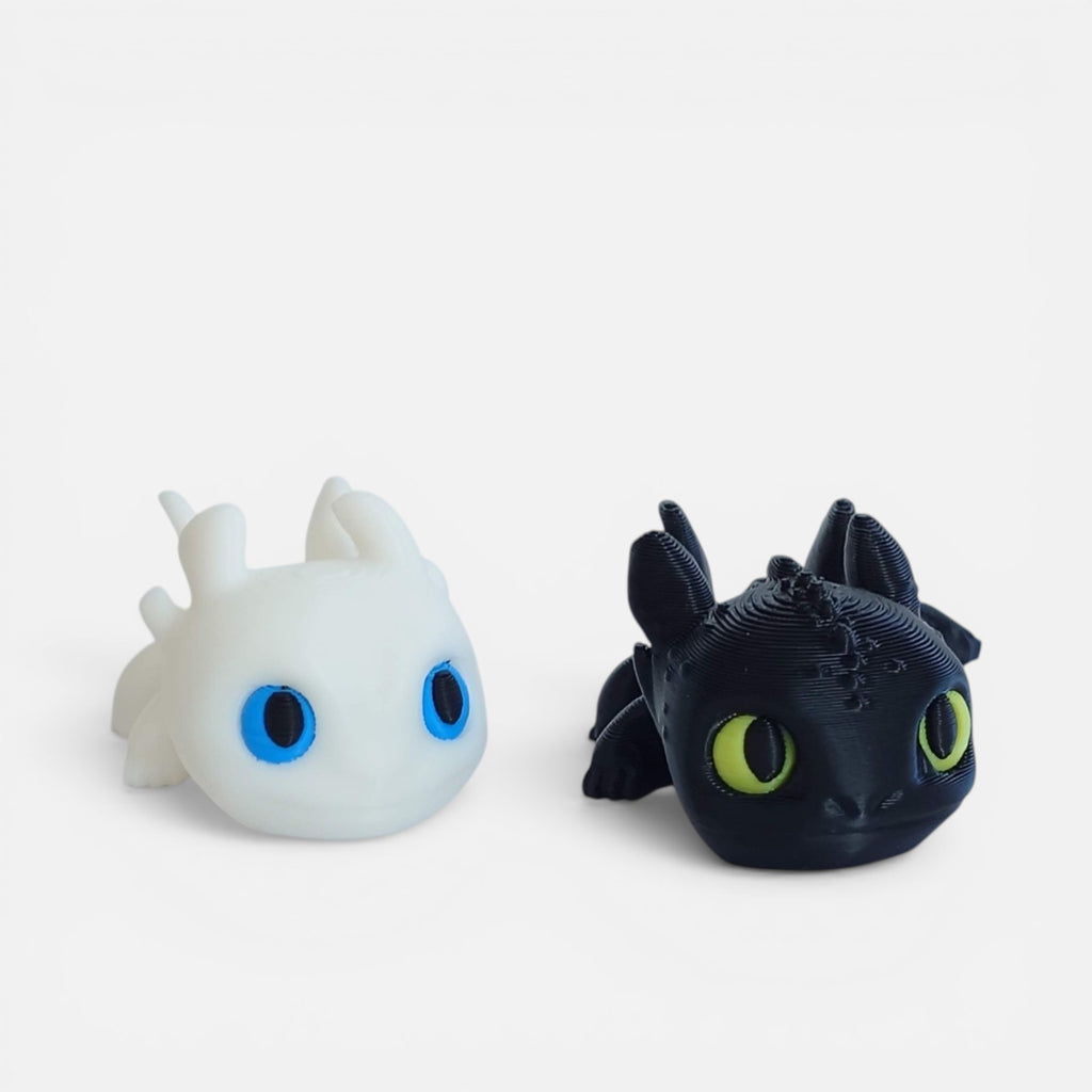 This is a pair of 3D printed dragons – Night Fury and Light Fury