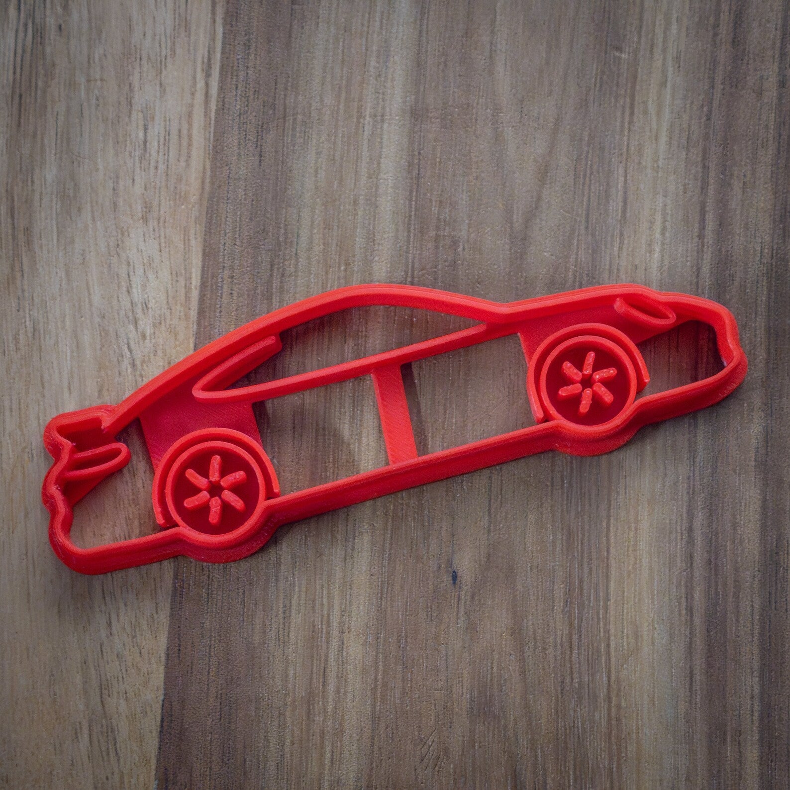 Oak leaf shaped cookie cutter 