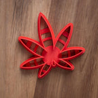Oak leaf shaped cookie cutter 