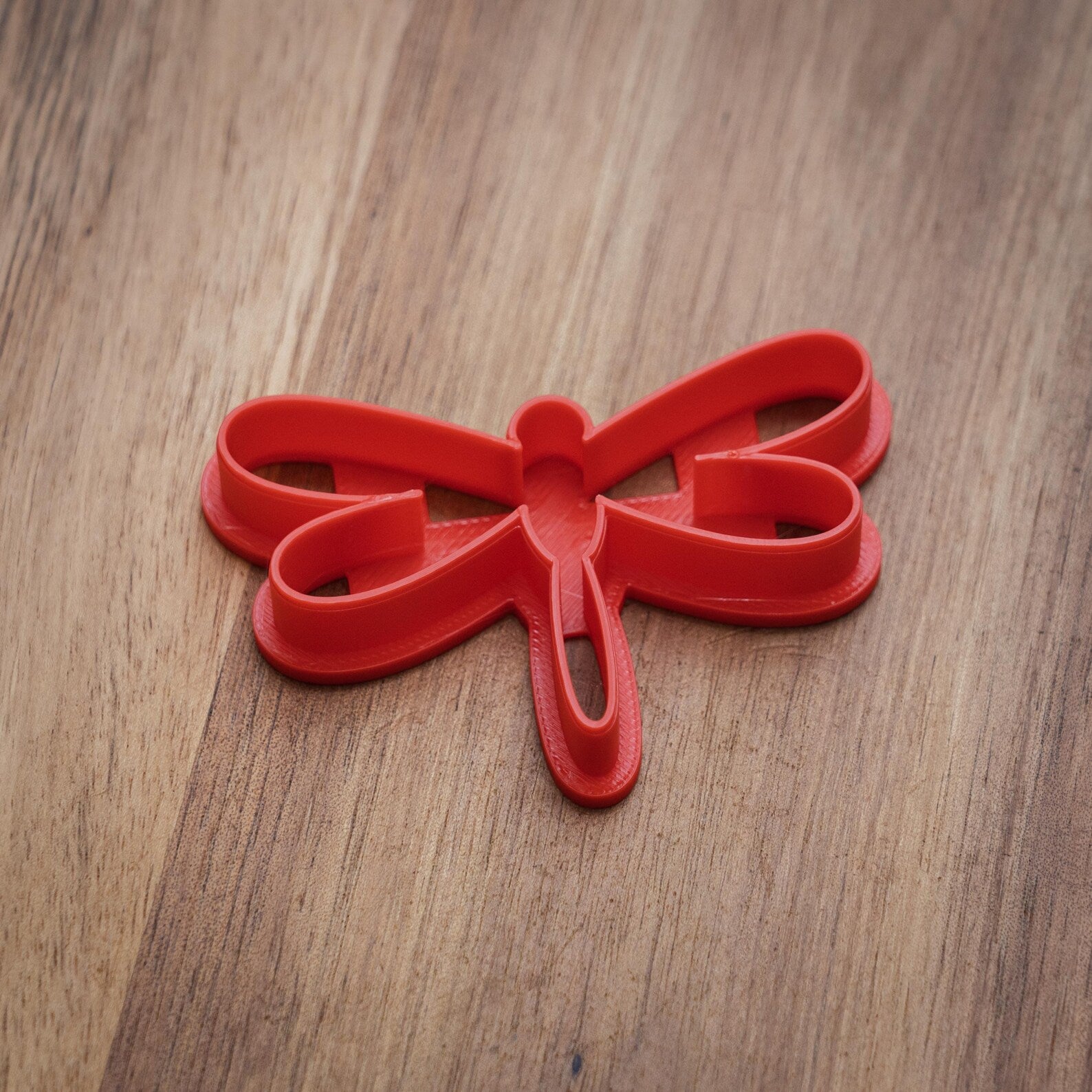 Oak leaf shaped cookie cutter 