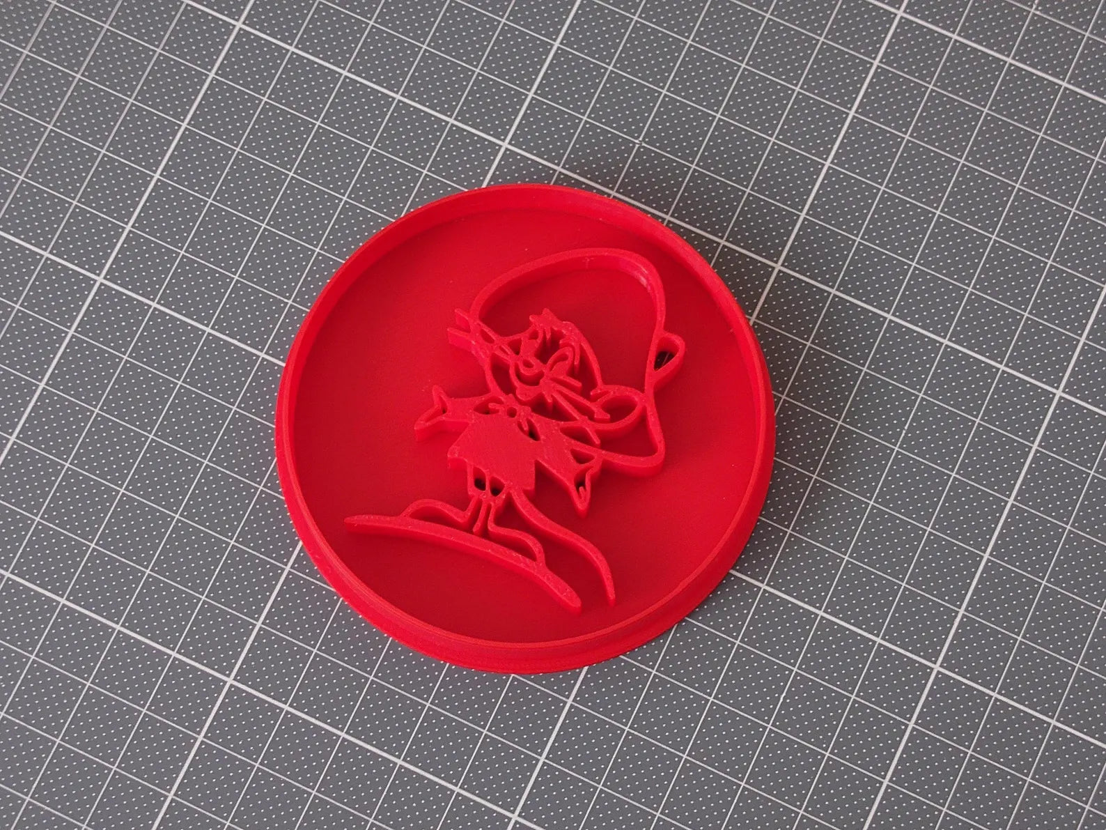 Oak leaf shaped cookie cutter 