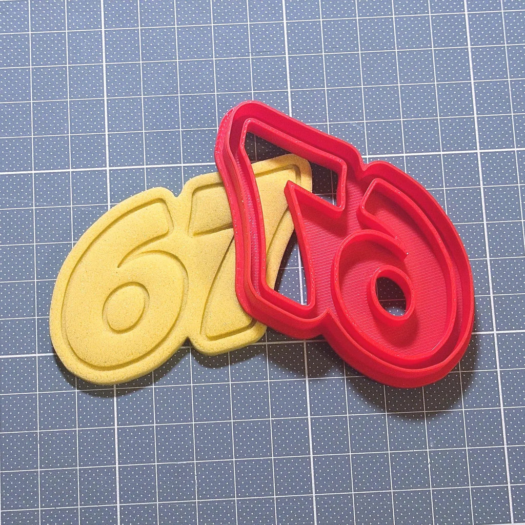 67 (sixty-seven) cookie cutter
